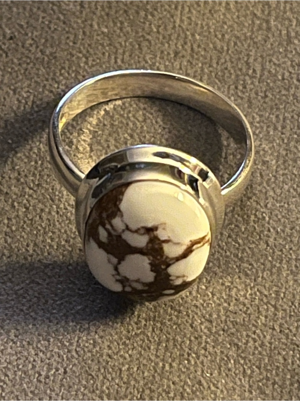 Genuine White Horse Magnesite 925 Sterling Silver Ring NWOT